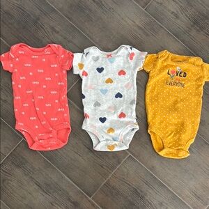Set of 3 Baby Onesies Size 6M